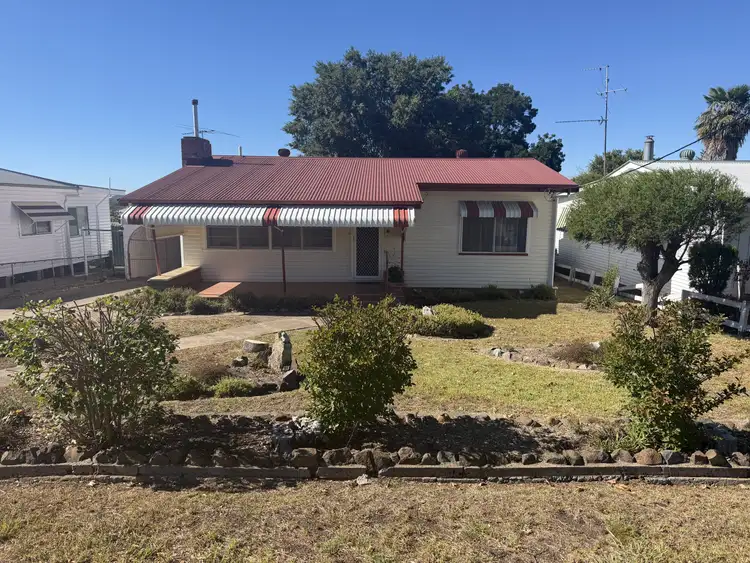 16 Lang Street