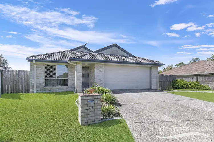 21 Grassdale Crescent