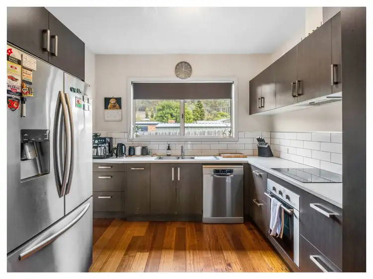 10 Gravelly Beach Road