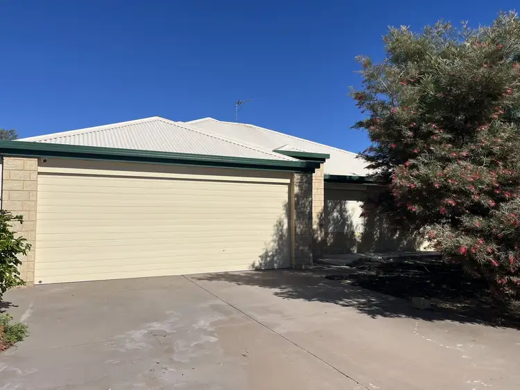 12 Jacamar Drive