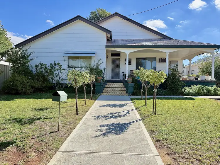 8 L'estrange Street