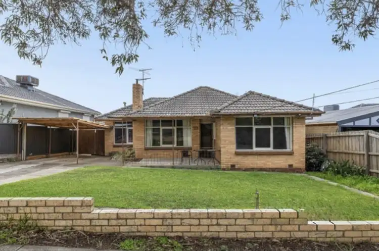 136 John St