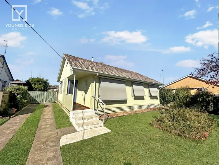 4 Ashton Rd