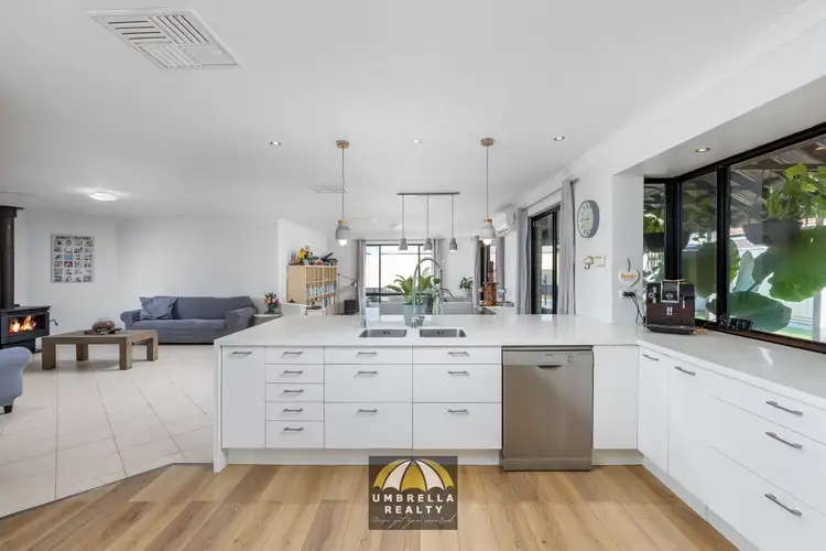 6 Alyxia Drive