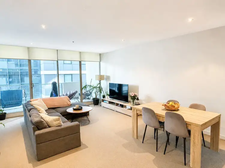 12 Yarra Street