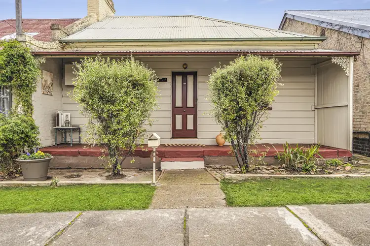 6 Bradley Street