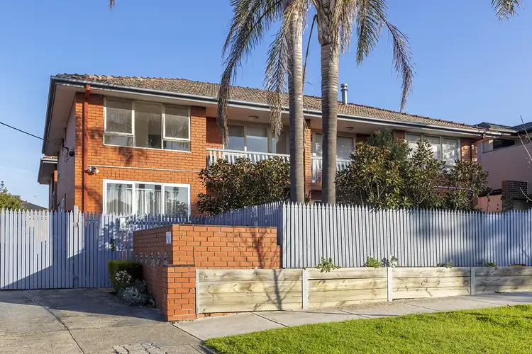 2 Werona Street