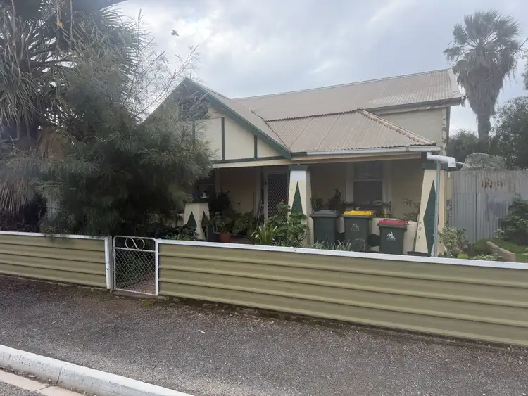 2 Laureate Street