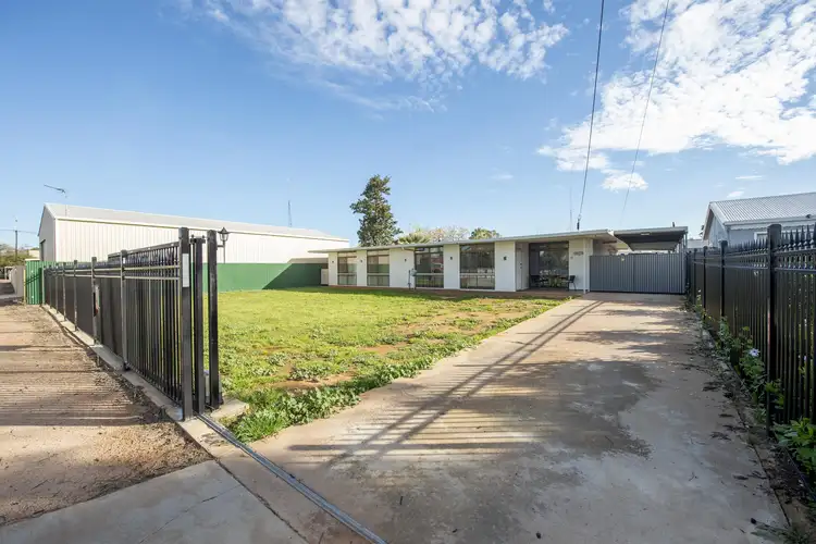 7 Phillis Street