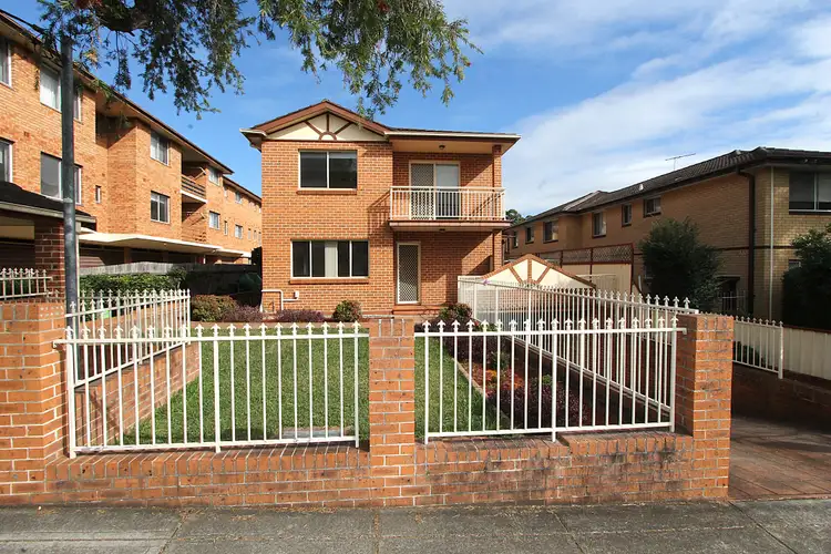8 St Clair Street