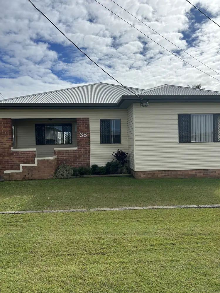 38 Tabrett Street