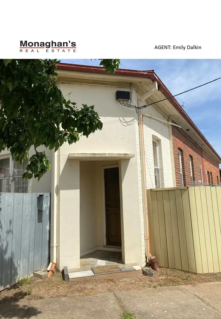 6 Barnes St