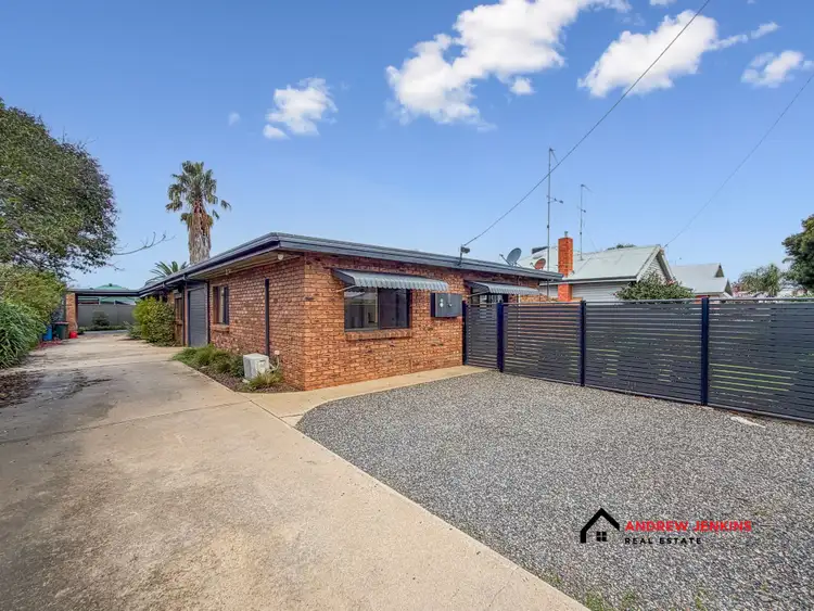 6 Thompson Avenue