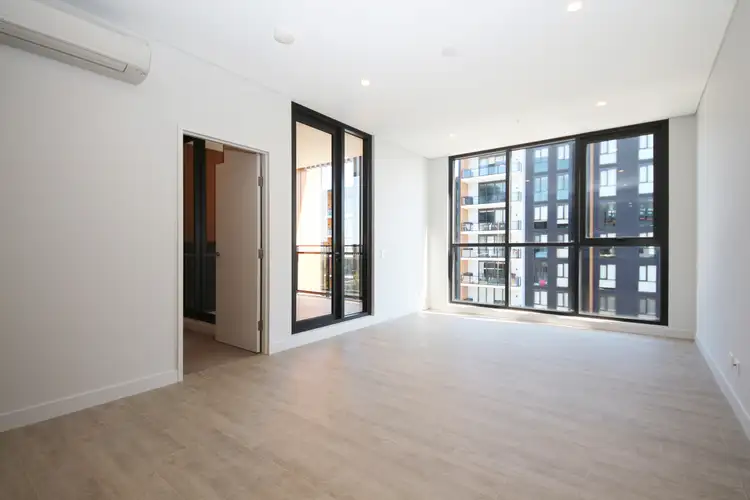 4 Henderson Road