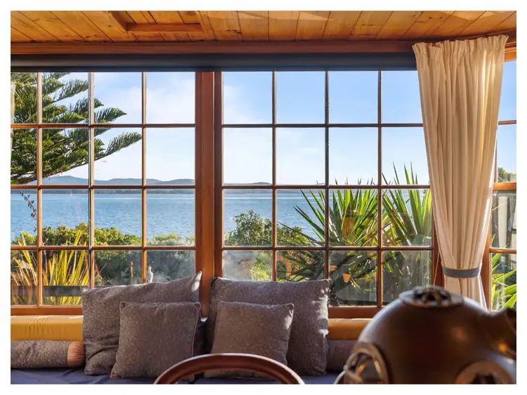 16 Lagoon Beach Road