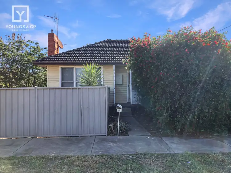 17 Mackenzie Street