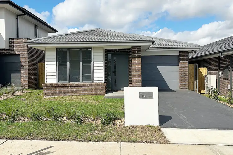 19 Dapple Street