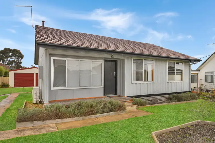 4 Freeland Avenue
