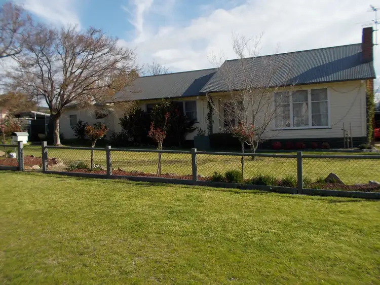 14 Jardine Street, Corryong VIC 3707