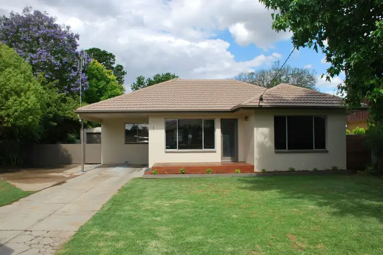 1 Glenavon Avenue, Cobram VIC 3644