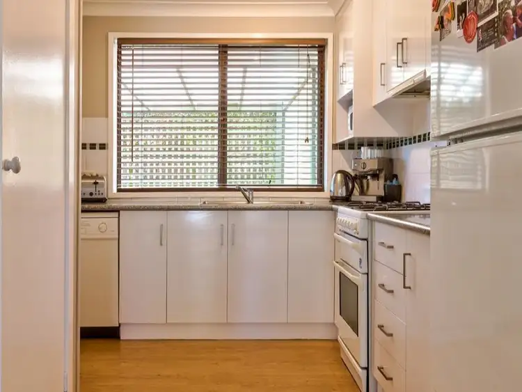 Fifth view of Homely unit listing, 1/32 Valley View Drive, West Albury NSW 2640