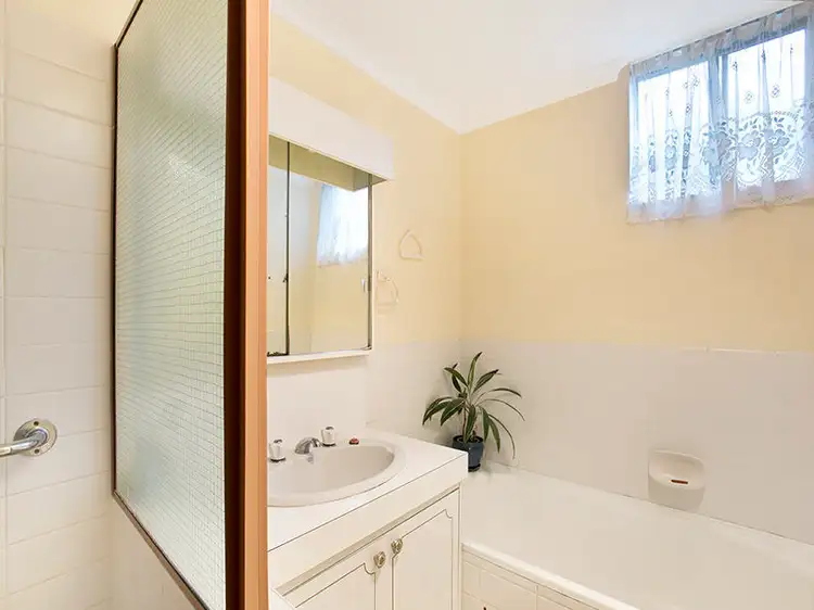 Sixth view of Homely unit listing, 2/66 Penkivil Street, Bondi NSW 2026