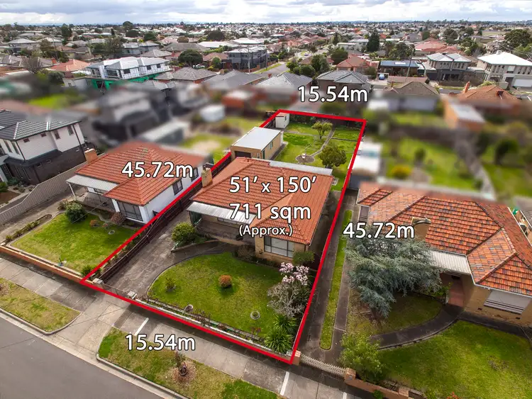 24 Alexander Street, Avondale Heights VIC 3034