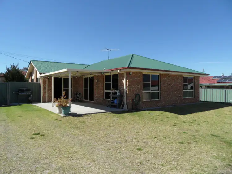 83 College Road, Stanthorpe QLD 4380