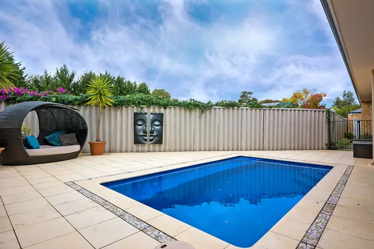 5 Ranleigh Way