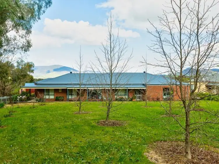 66 Isaacs Avenue, Yackandandah VIC 3749