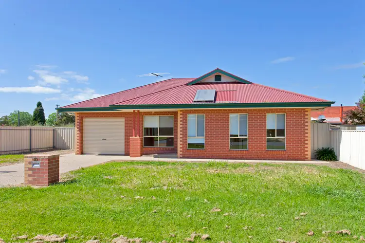 11 Victoria Street, Culcairn NSW 2660