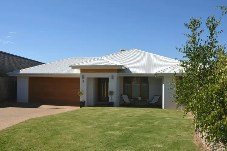 Second view of Homely house listing, 8 Villa Court, Cobram VIC 3644