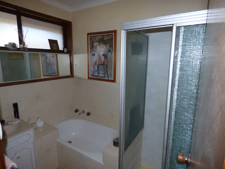 Sixth view of Homely unit listing, 1/4 Oreilly Court, Moe VIC 3825