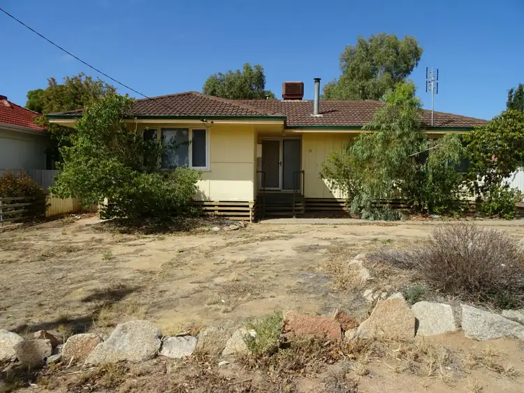 12 Boyd Street, Merredin WA 6415