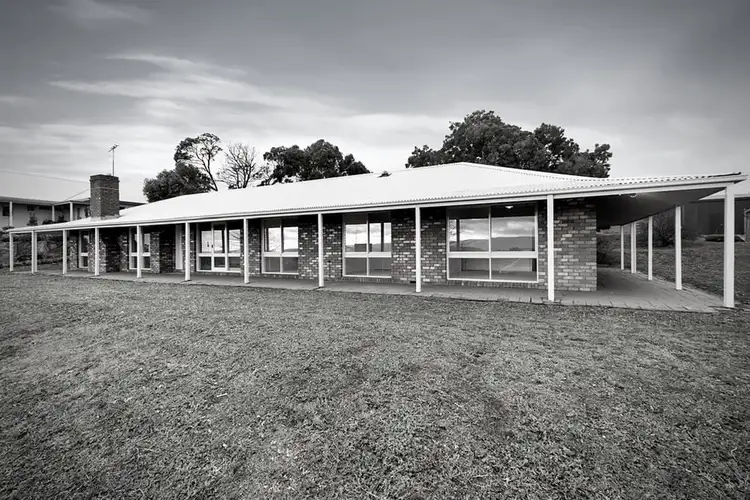 2 Grange Court, Gisborne VIC 3437