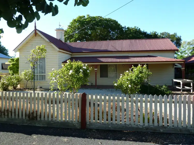 24 Riddoch Street, Penola SA 5277