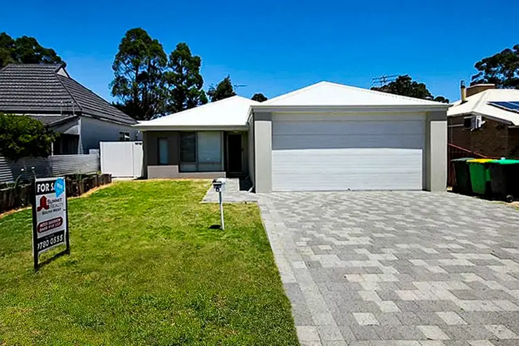 Second view of Homely house listing, 6 Gladstone Crescent, Collie WA 6225