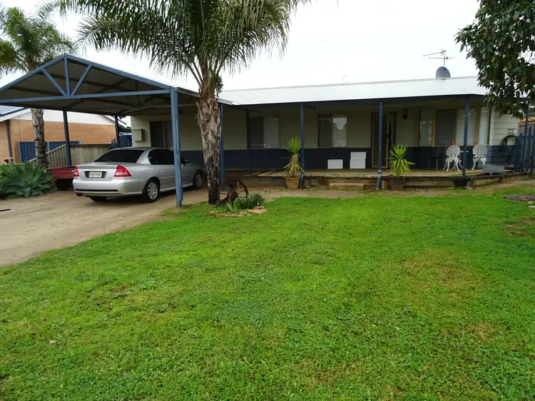 8 Haines Street, Merredin WA 6415