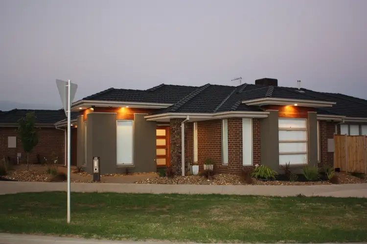 48 Bona Vista Rise, Clyde VIC 3978