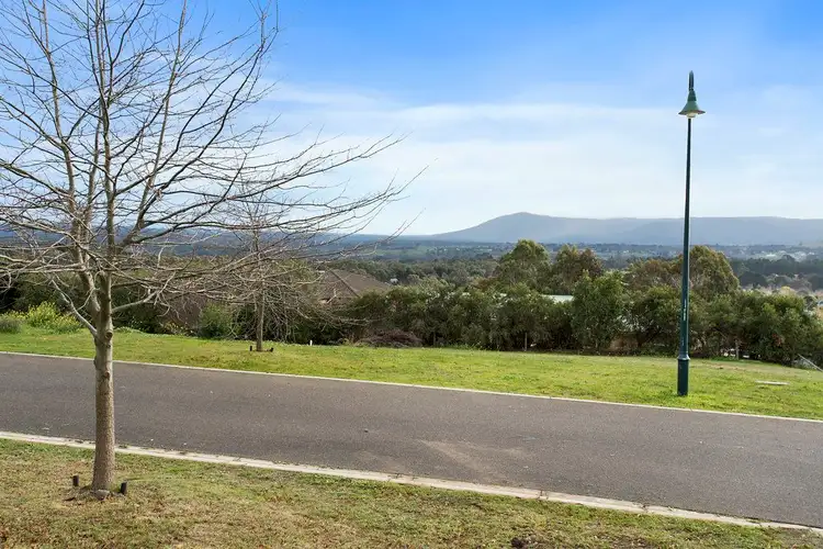 9 Grange Court, Gisborne VIC 3437