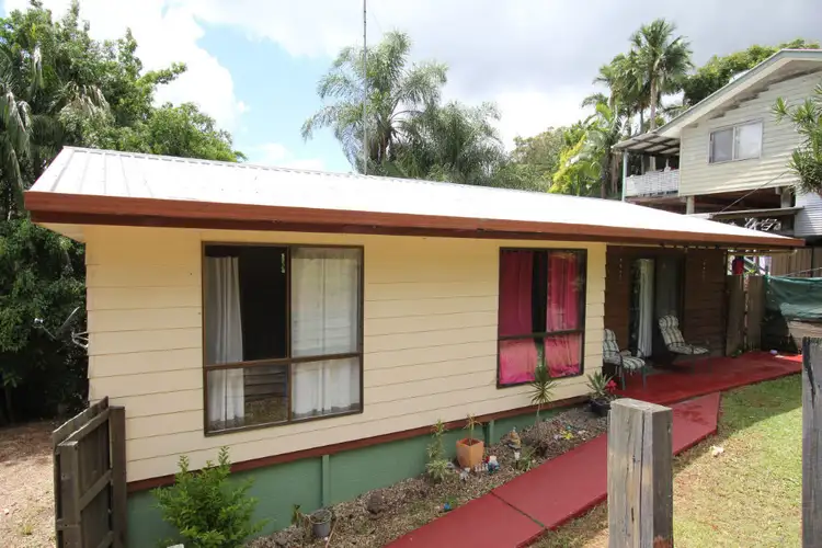 6 Thomas Crescent, Nambour QLD 4560