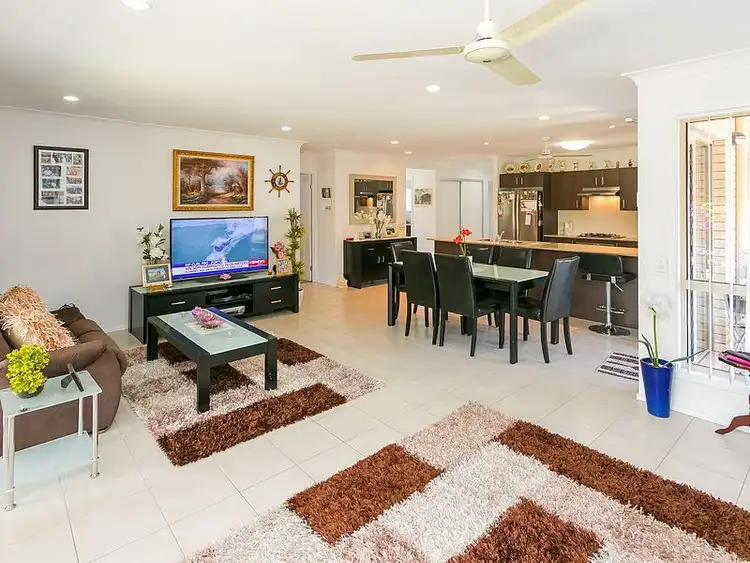 4 Kennedy Court, Urraween QLD 4655