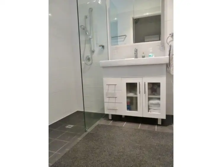 Sixth view of Homely unit listing, 2/11 Grant Street, Redcliffe QLD 4020