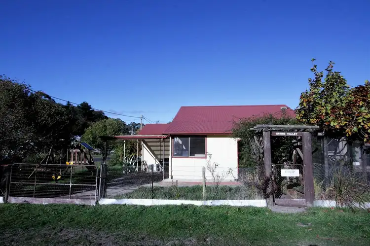 13 Spring Street, Captains Flat NSW 2623