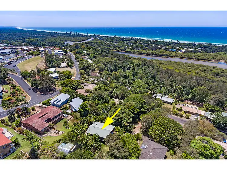 6 Burra Burra Close, Ocean Shores NSW 2483