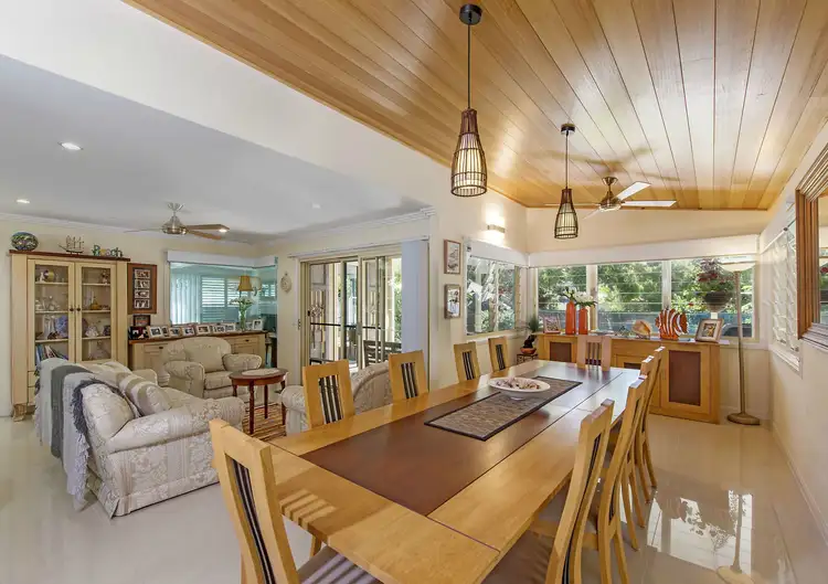 40 Mia Court, Ocean Shores NSW 2483