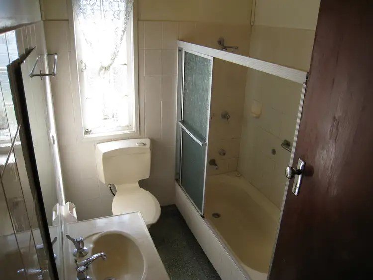Third view of Homely house listing, 10 Lindwall Street, Upper Mount Gravatt QLD 4122