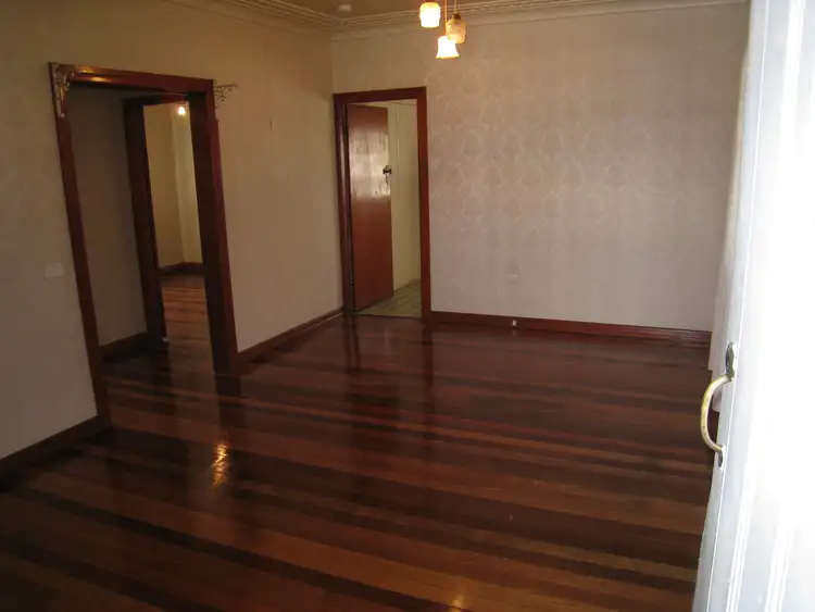 Fourth view of Homely house listing, 10 Lindwall Street, Upper Mount Gravatt QLD 4122