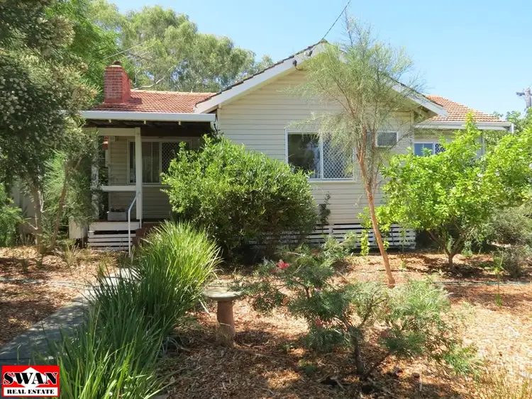 36 Jinda Rd, Koongamia WA 6056