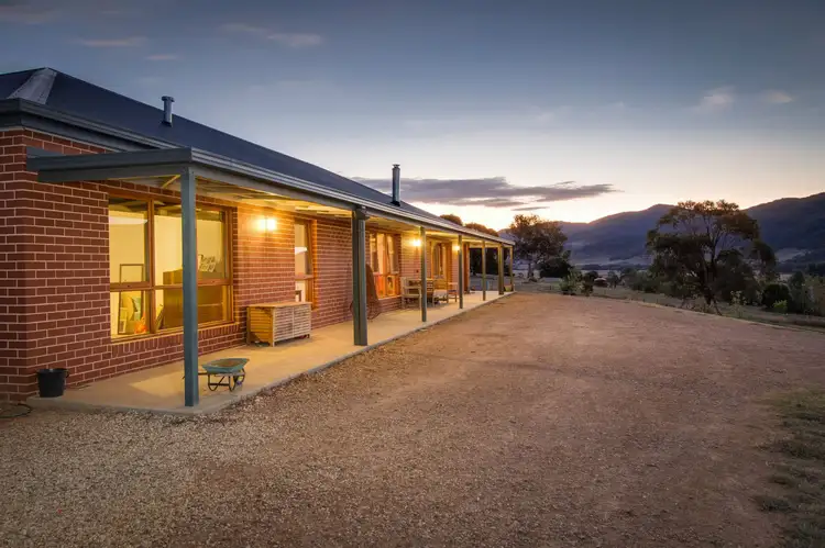 17 Grant Street, Towong VIC 3707